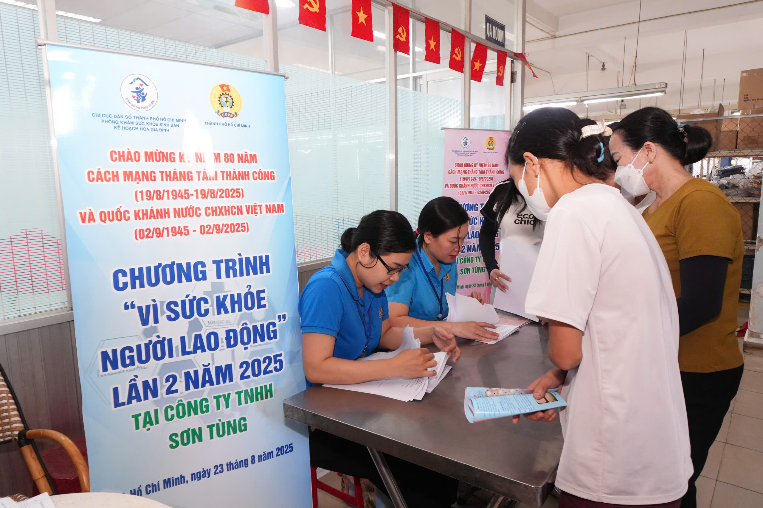 Hàng trăm nữ công nhân được khám, tầm soát ung thư miễn phí- Ảnh 1. Hàng trăm nữ công nhân được khám, tầm soát ung thư miễn phí- Ảnh 1.