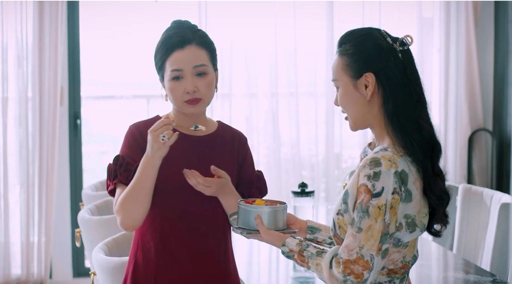 Khánh Huyền tái xuất VTV sau 20 năm, khán giả khen “quá đẹp và sang - 1 Khánh Huyền tái xuất VTV sau 20 năm, khán giả khen “quá đẹp và sang - 1