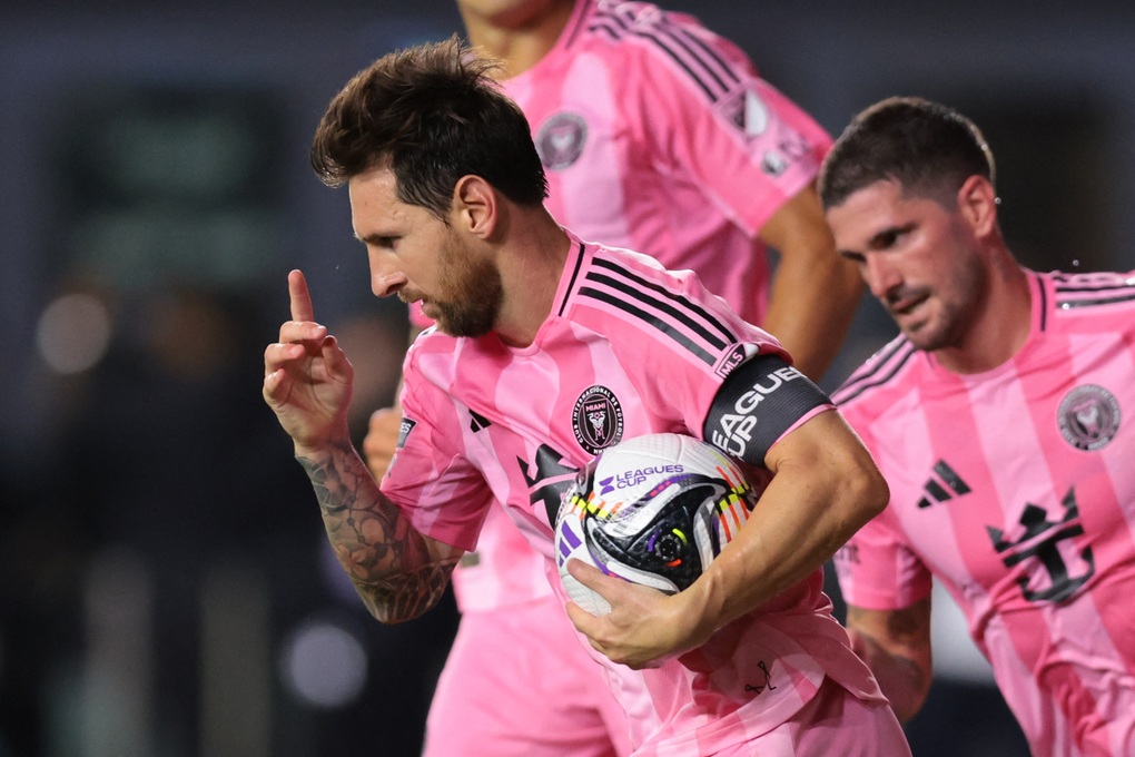Lionel Messi lập cú đúp siêu đẳng, Inter Miami ngược dòng vào chung kết - 1 Lionel Messi lập cú đúp siêu đẳng, Inter Miami ngược dòng vào chung kết - 1