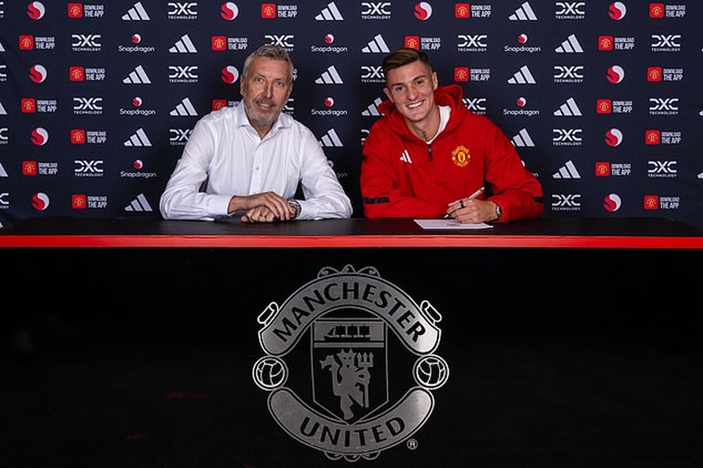Man Utd công bố vụ Benjamin Sesko, nâng tổng chi lên hơn 200 triệu bảng - 1 Man Utd công bố vụ Benjamin Sesko, nâng tổng chi lên hơn 200 triệu bảng - 1