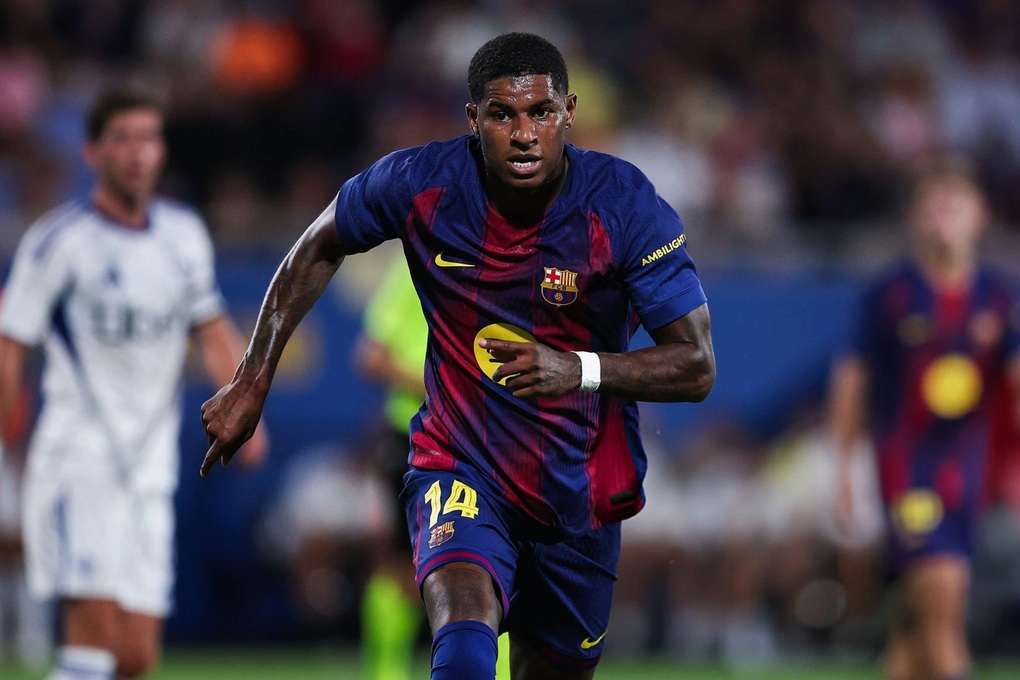 Marcus Rashford ca ngợi phong cách huấn luyện của Jose Mourinho - 1
