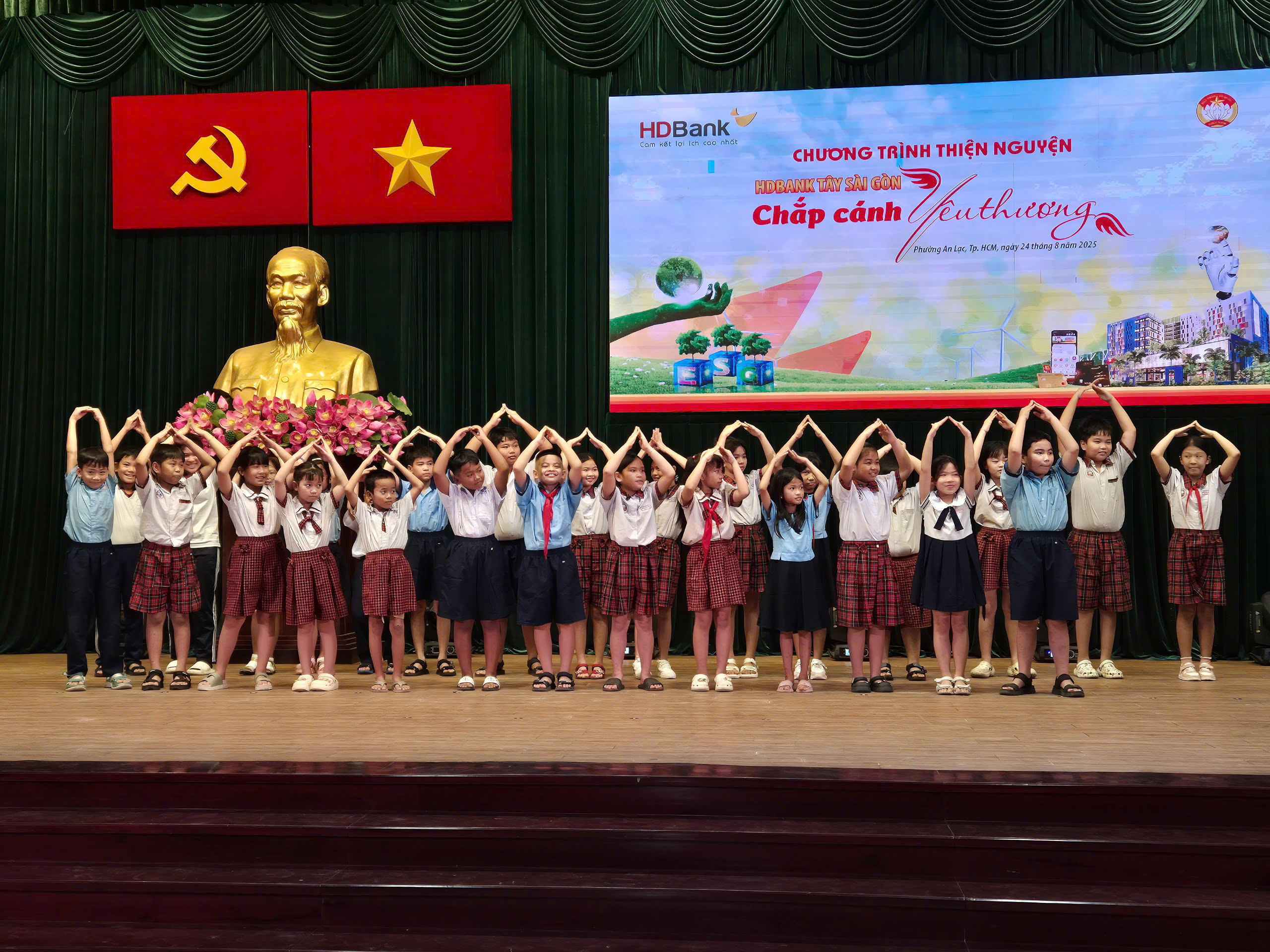 Nhiều hoạt động an sinh ý nghĩa hướng về cộng đồng - Ảnh 1.