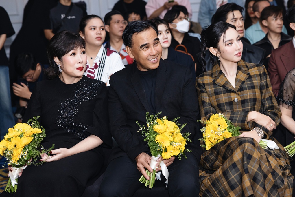 Quyền Linh nói về lùm xùm quảng cáo: Tôi sai và đã xin lỗi - 2 Quyền Linh nói về lùm xùm quảng cáo: Tôi sai và đã xin lỗi - 2