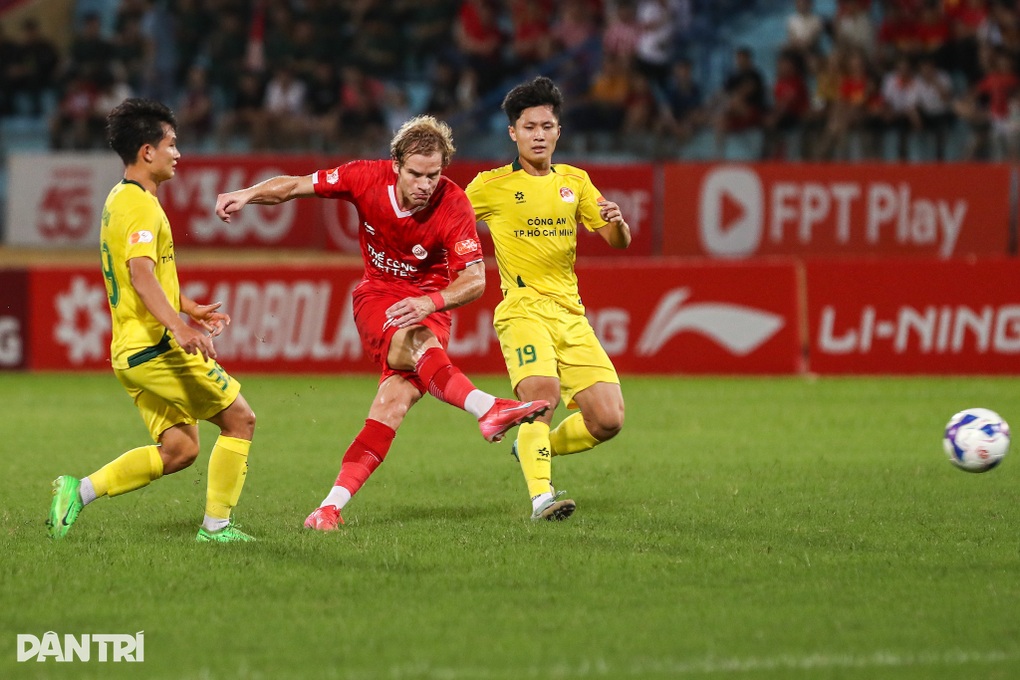 Thắng đậm CLB Công an TPHCM, Thể Công Viettel giành ngôi đầu V-League - 1 Thắng đậm CLB Công an TPHCM, Thể Công Viettel giành ngôi đầu V-League - 1
