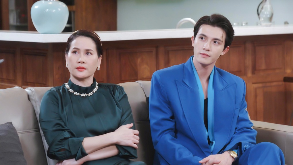 Trần Ngọc Vàng diễn cảnh thân mật với bạn thân, hé lộ cuộc sống tuổi 27 - 1 Trần Ngọc Vàng diễn cảnh thân mật với bạn thân, hé lộ cuộc sống tuổi 27 - 1