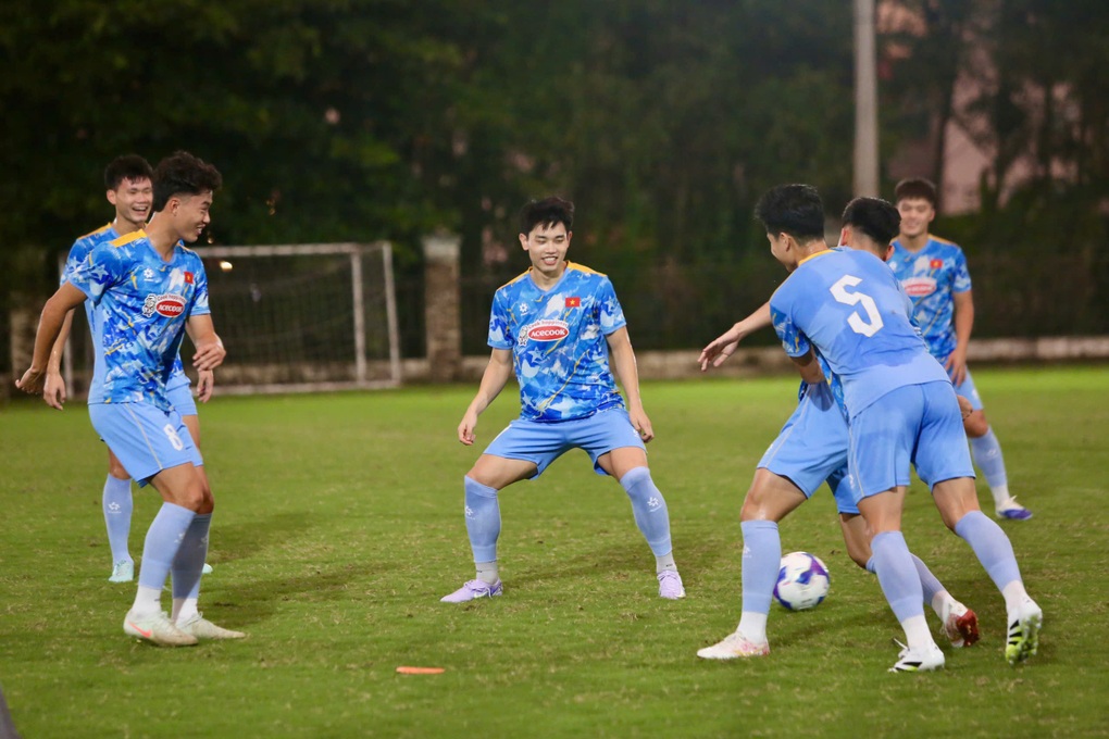 Đình Bắc: U23 Việt Nam sẽ mang niềm vui tới người hâm mộ dịp Quốc khánh 2/9 - 2 Đình Bắc: U23 Việt Nam sẽ mang niềm vui tới người hâm mộ dịp Quốc khánh 2/9 - 2
