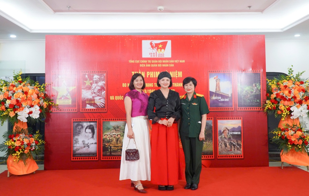 Bao giờ cho đến tháng Mười được chiếu ở Tuần phim kỷ niệm các ngày lễ lớn - 2 Bao giờ cho đến tháng Mười được chiếu ở Tuần phim kỷ niệm các ngày lễ lớn - 2