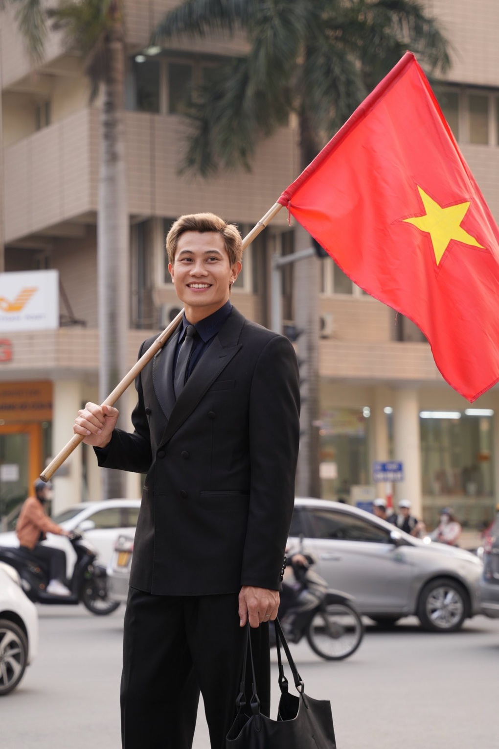 Tiết lộ thú vị về giọng Thanh Hóa của Phương Nam trong phim Mưa đỏ - 3 Tiết lộ thú vị về giọng Thanh Hóa của Phương Nam trong phim Mưa đỏ - 3