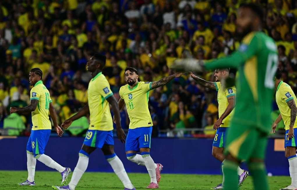 Messi giúp Argentina đại thắng, Brazil vươn lên nhì bảng - 4 Messi giúp Argentina đại thắng, Brazil vươn lên nhì bảng - 4