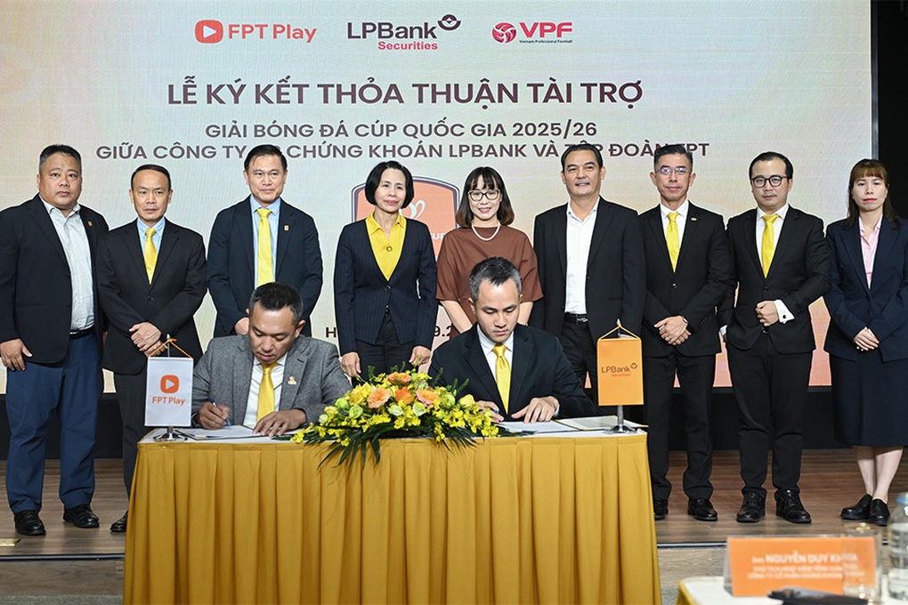 FPT và Chứng khoán LPBank ký thỏa thuận tài trợ Cúp Quốc gia 2025/26 - 3 FPT và Chứng khoán LPBank ký thỏa thuận tài trợ Cúp Quốc gia 2025/26 - 3