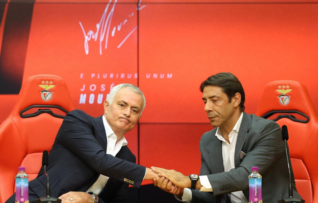 Mourinho chính thức dẫn dắt Benfica - 2