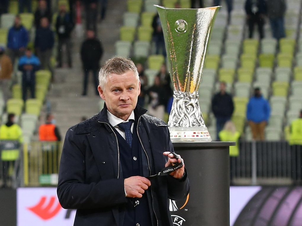 CĐV Man Utd muốn HLV vô cùng bất ngờ thay thế Ruben Amorim - 2