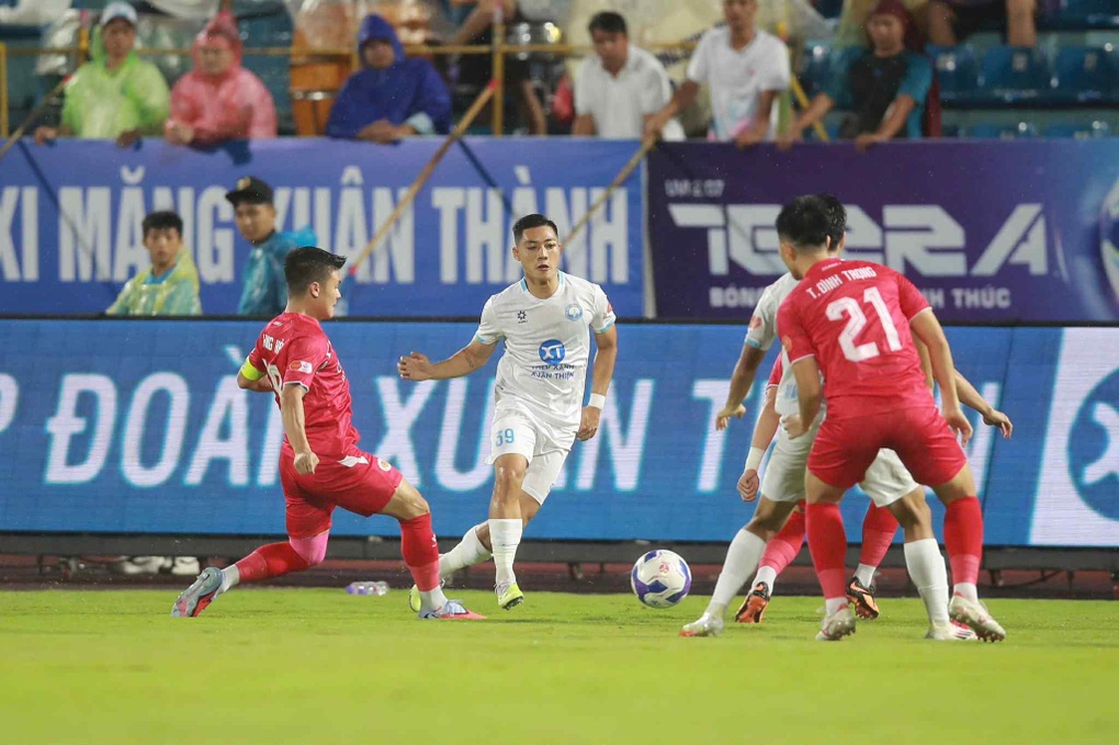 CLB CAHN thắng Nam Định, CLB Ninh Bình đứt mạch toàn thắng - 3