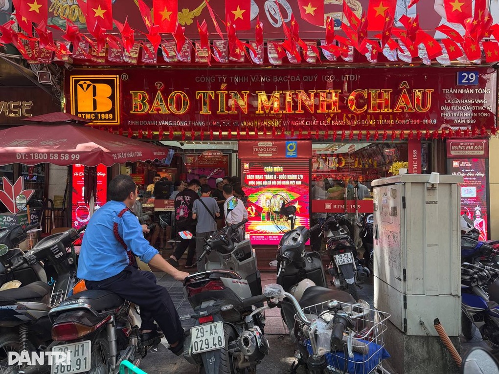 Cảnh báo việc đổ xô lên mạng mua vàng: Đừng ham lợi nhuận vì quá rủi ro - 3