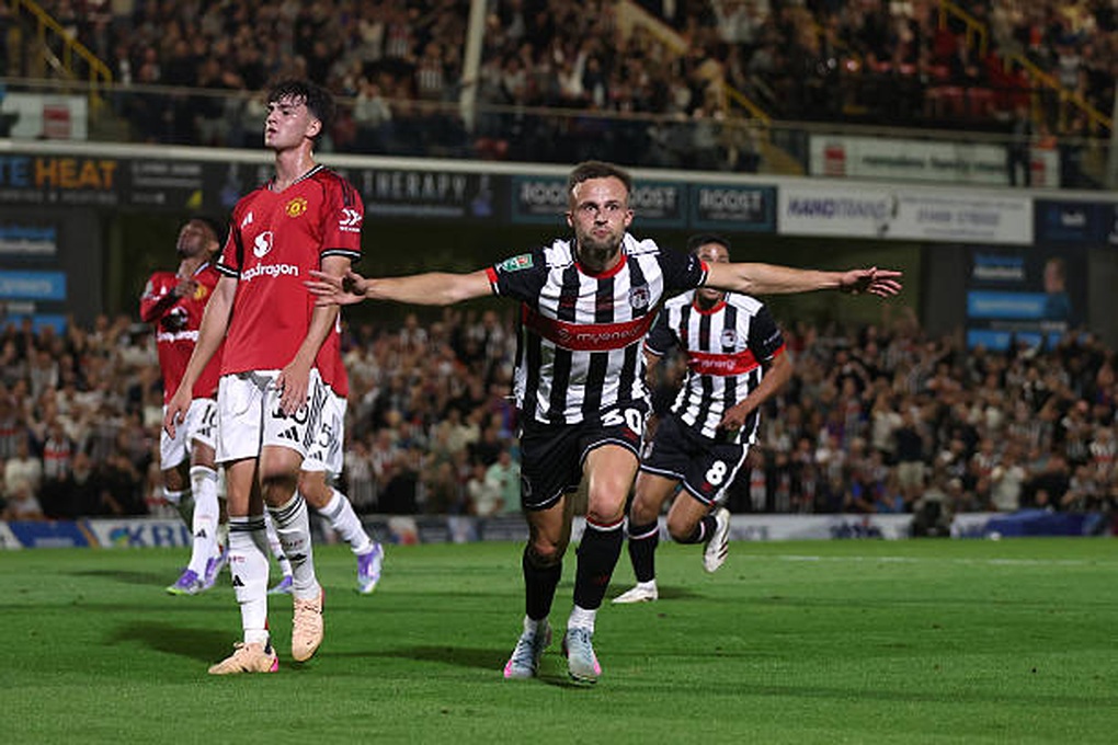CLB hạng tư bị xử phạt gian lận trong trận thắng Man Utd ở Cúp Liên đoàn - 1