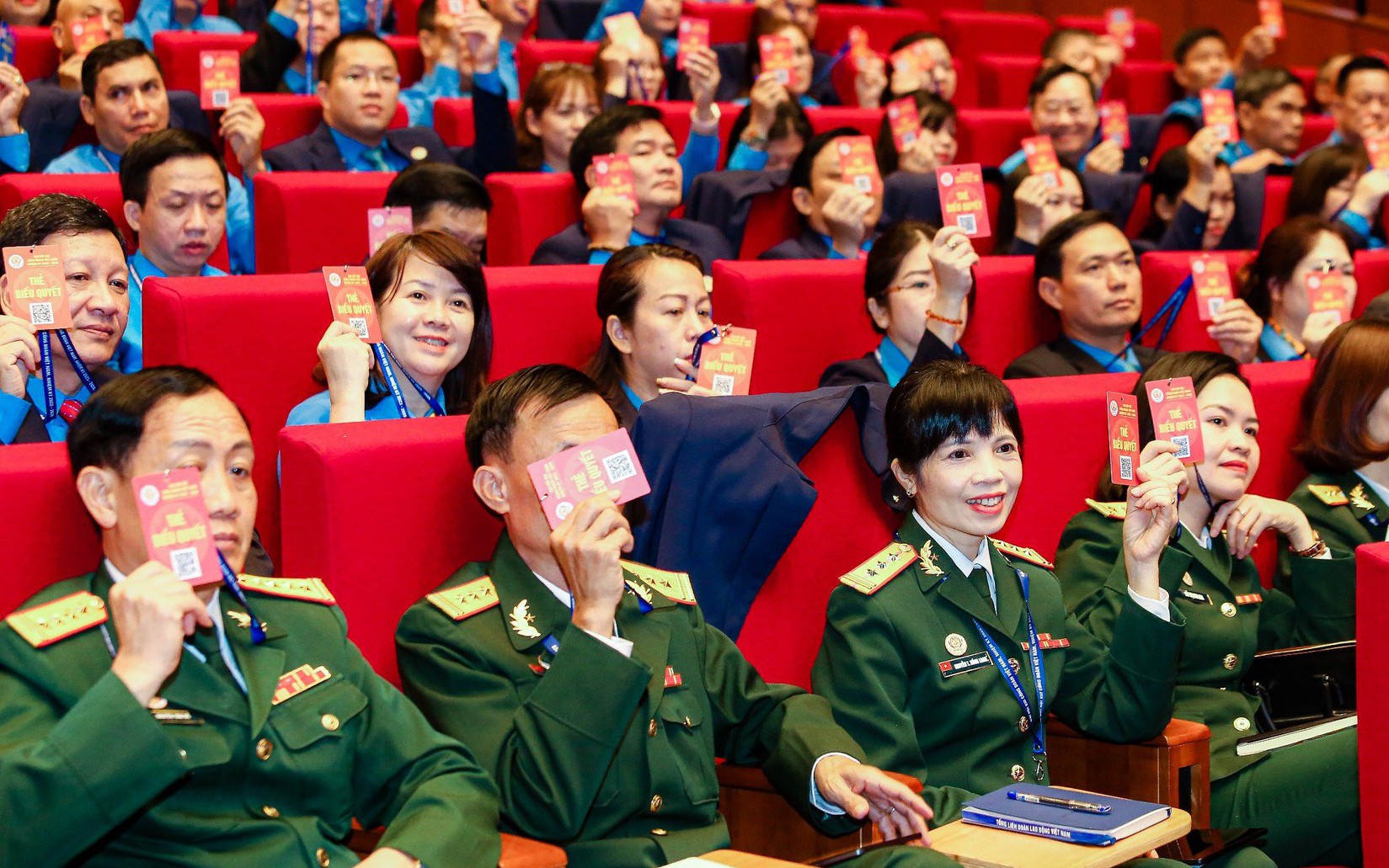 Đại hội Công đoàn phường, xã, đặc khu tại TP HCM hoàn thành trước 31-10 - Ảnh 2.