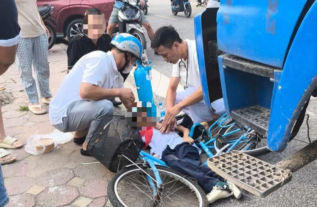 Hà Nội: Nam sinh lớp 6 tử vong trước đầu xe tải - 1