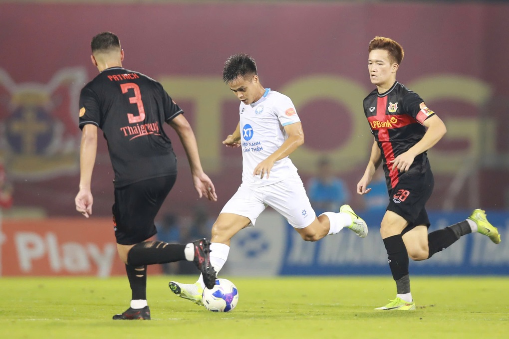 Hoàng Đức toả sáng, CLB Ninh Bình đánh bại Nam Định ở V-League - 1