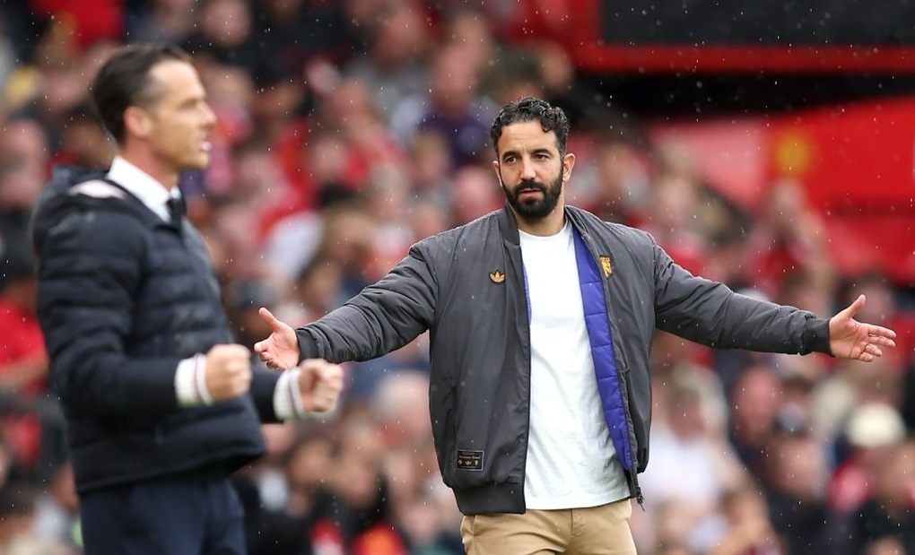 Jamie Carragher bất ngờ tiết lộ lý do HLV Amorim chưa bị Man Utd sa thải - 1 Jamie Carragher bất ngờ tiết lộ lý do HLV Amorim chưa bị Man Utd sa thải - 1