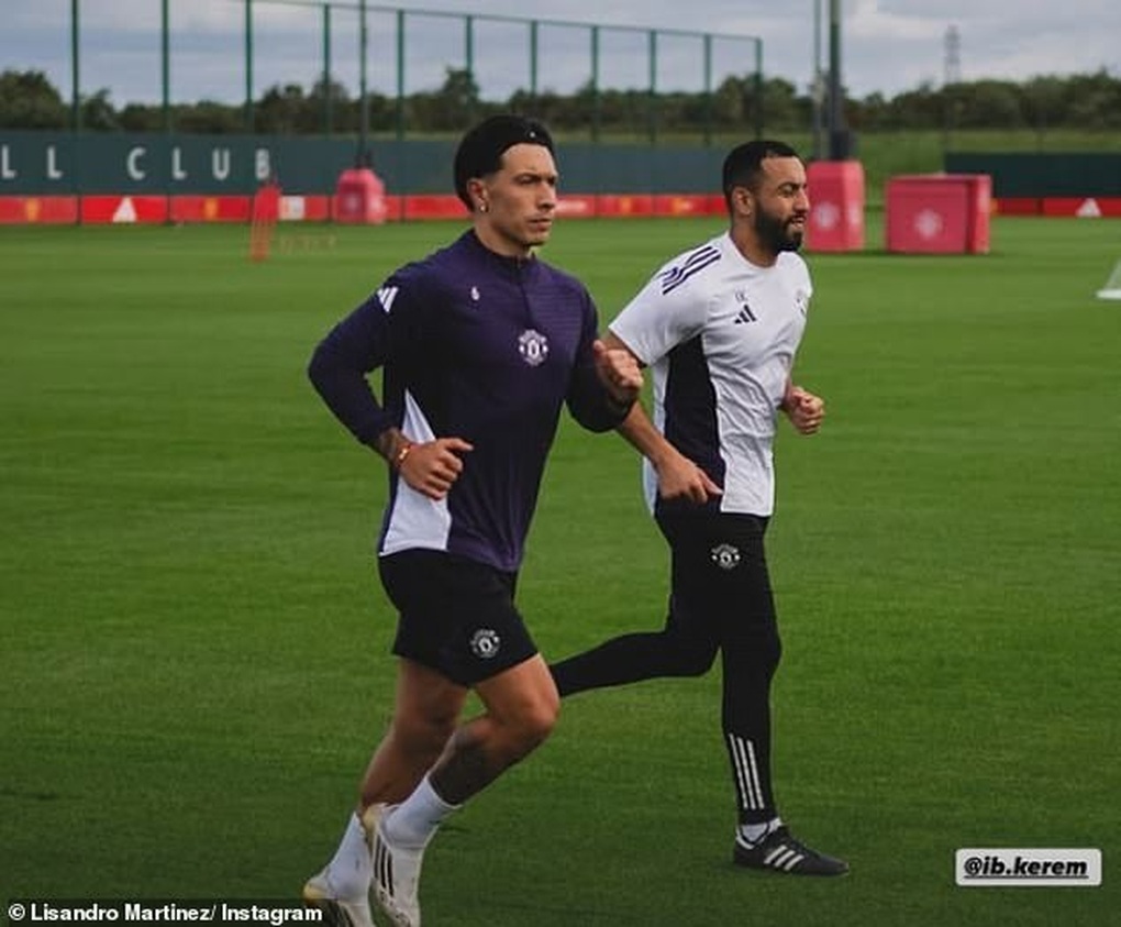 Man Utd bất ngờ nhận tin vui trước áp lực khủng khiếp - 1