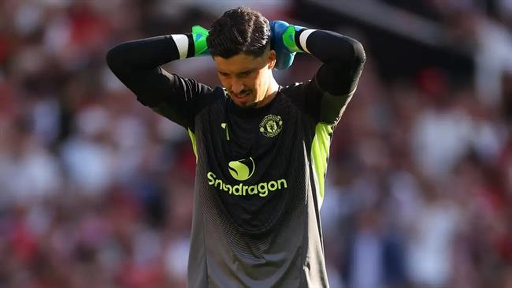 Man Utd nhận tin buồn, có quyết định bất ngờ khi gặp Man City - 1