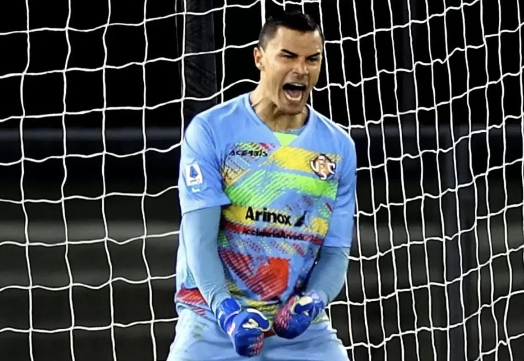 Ngôi sao Indonesia đi vào lịch sử khi được vinh danh đặc biệt ở Serie A - 1