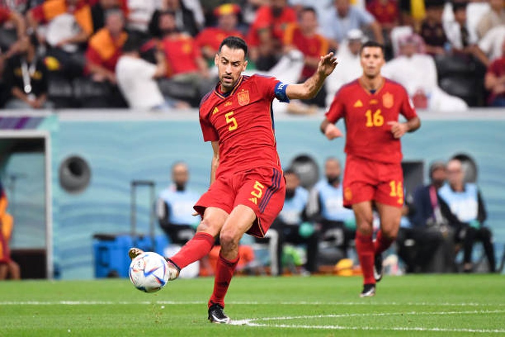Sergio Busquets tuyên bố giải nghệ - 2