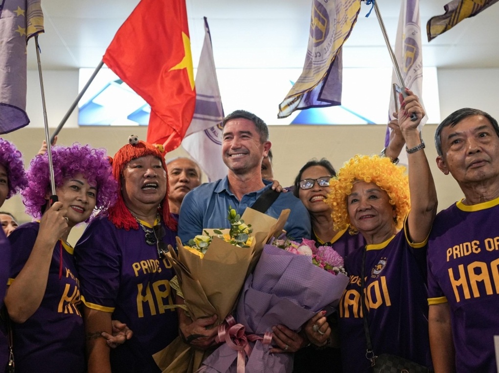 HLV Harry Kewell tuyên bố đanh thép ngay sau khi đặt chân tới Việt Nam - 2