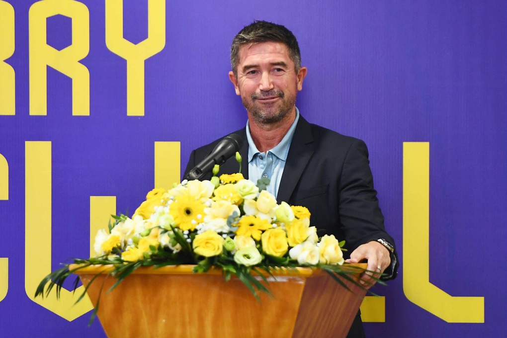 HLV Harry Kewell cam kết đặc biệt khi dẫn dắt CLB Hà Nội - 2