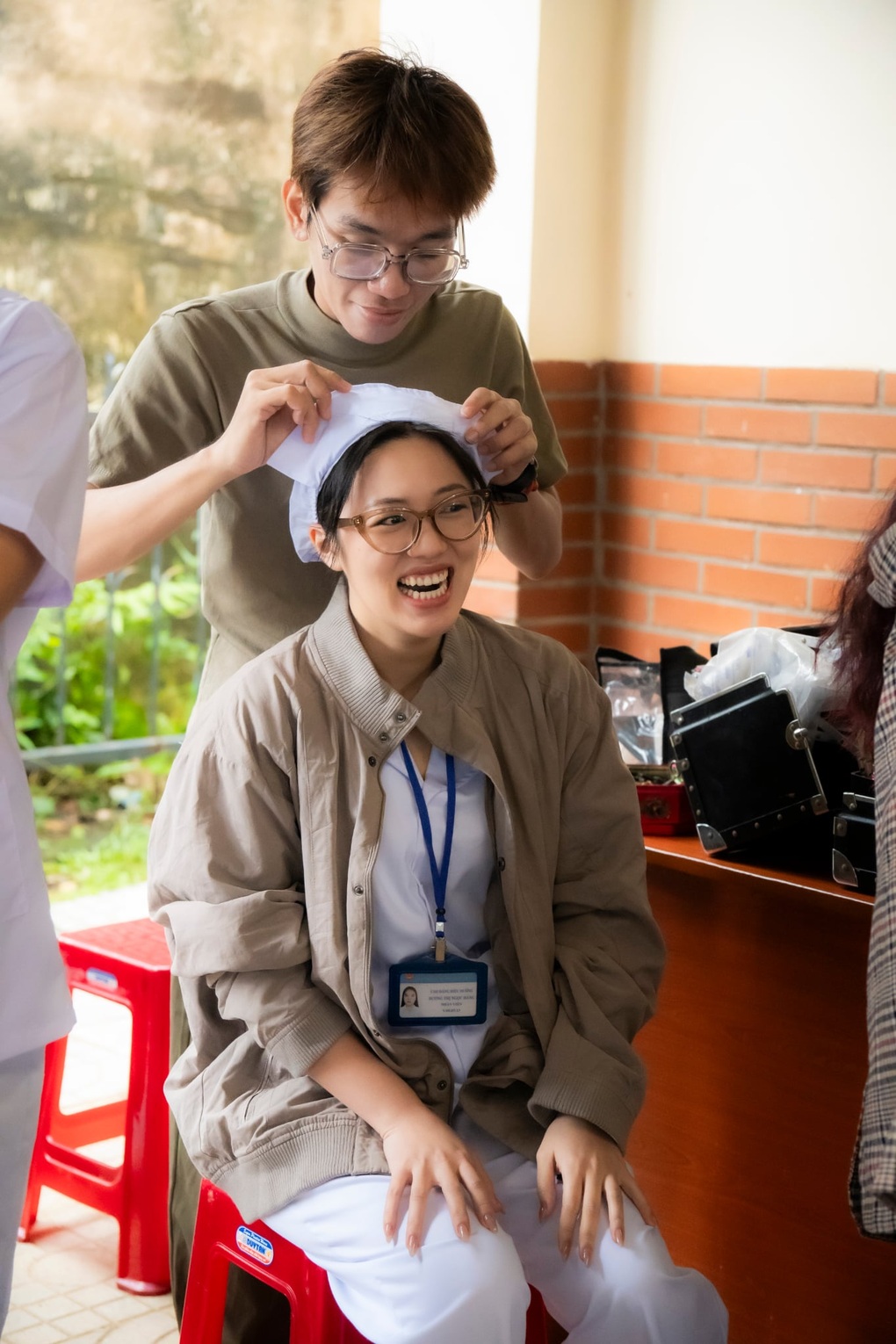 Quách Ngọc Tuyên tiết lộ lý do vợ kém 16 tuổi xin vai trong phim mới - 2 Quách Ngọc Tuyên tiết lộ lý do vợ kém 16 tuổi xin vai trong phim mới - 2