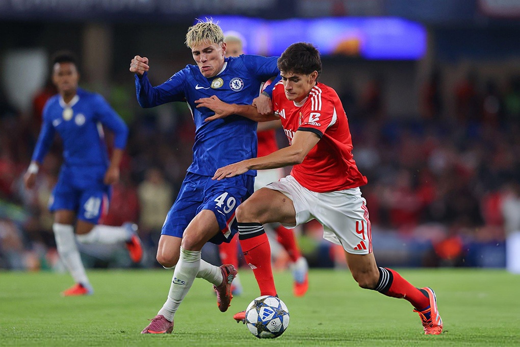 Chelsea khiến Mourinho nhận thua tại Stamford Bridge - 1