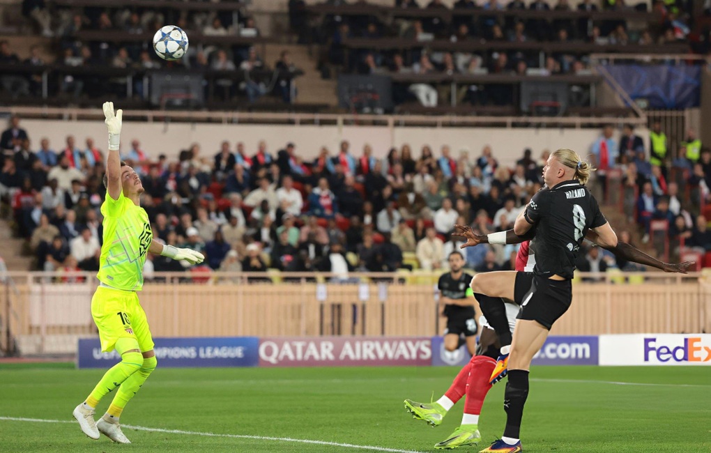 Haaland tỏa sáng rực rỡ, Man City bị Monaco cầm hòa đầy tranh cãi - 1