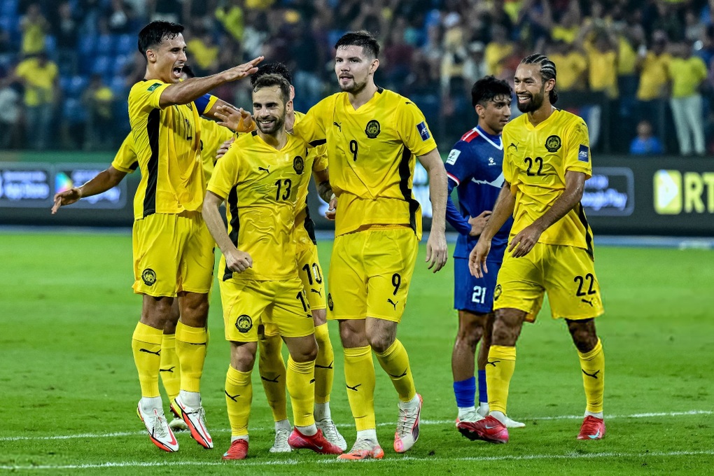 Người hâm mộ Malaysia yêu cầu công khai nguồn gốc 7 cầu thủ bị FIFA phạt - 1