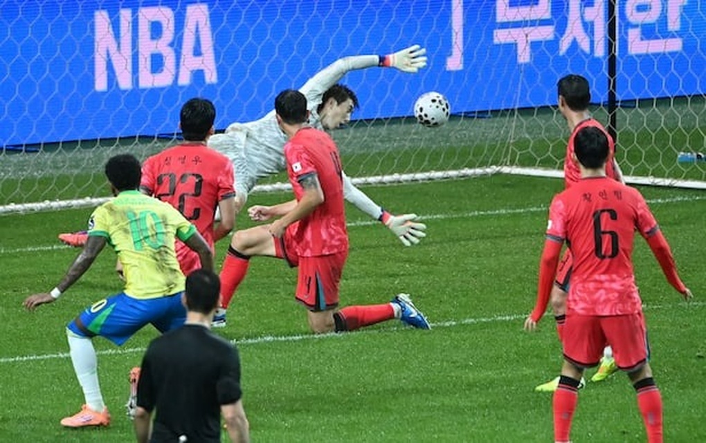 Son Heung Min mờ nhạt, tuyển Hàn Quốc thua đậm Brazil 0-5 - 1 Son Heung Min mờ nhạt, tuyển Hàn Quốc thua đậm Brazil 0-5 - 1